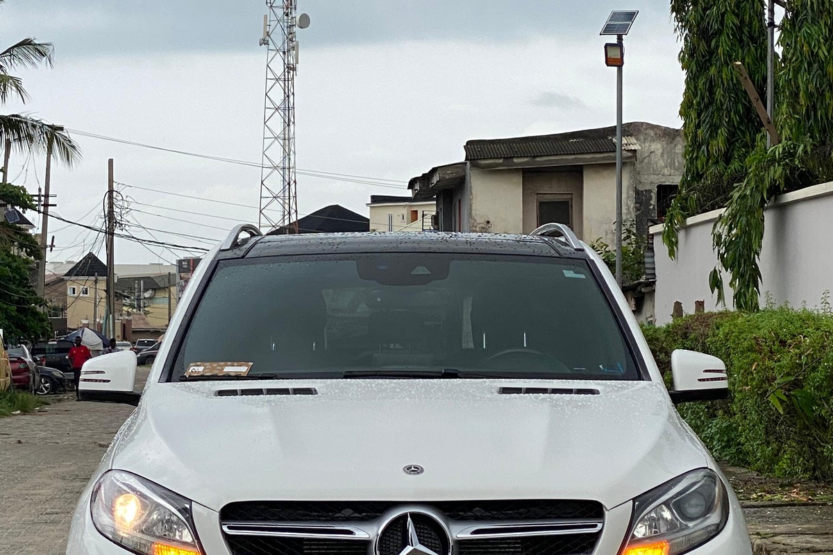 Acelus Autos Hero Image