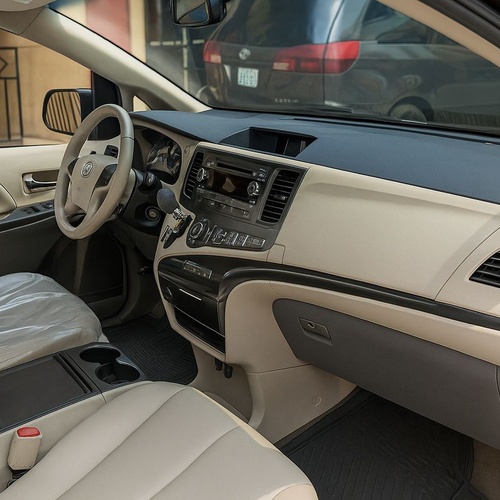 TOYOTA SIENNA LE 2011  7 PASSENGER BLACK FOR SALE IN LAGOS