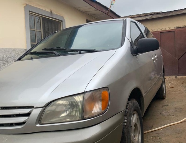 Toyota Sienna 2002 In Abuja