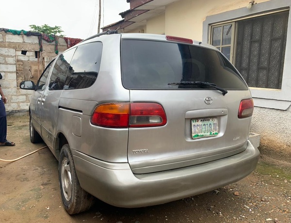 Toyota Sienna 2002 In Abuja