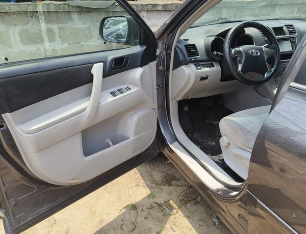 Tokunbo 2012 Toyota Highlander LE