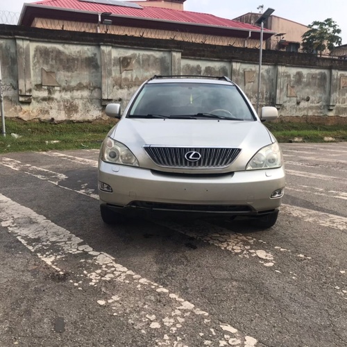 Foreign used Lexus RX330 * 2004 * For sale in Lagos