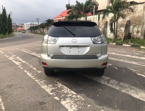 Foreign used Lexus RX330 * 2004 * For sale in Lagos