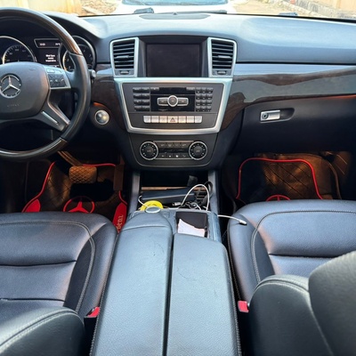 Mercedes-Benz ML350 2013 model