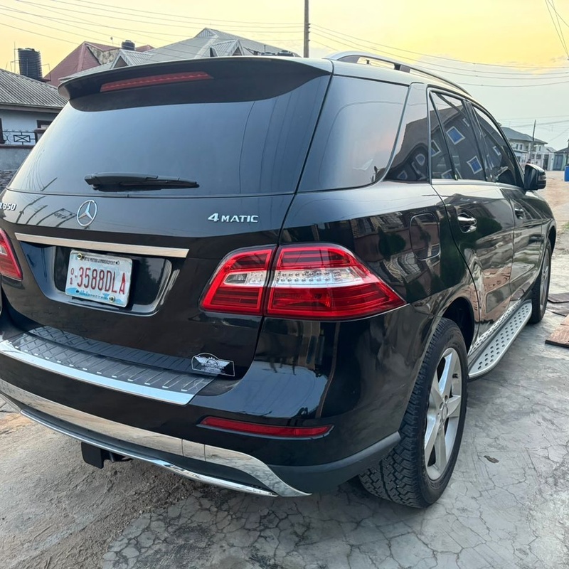 Mercedes-Benz ML350 2013 model image