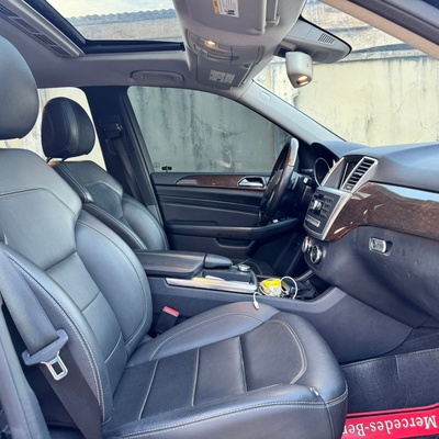 Mercedes-Benz ML350 2013 model