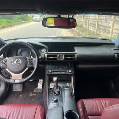 2014 Lexus is350 fsport In Lekki. Lagos