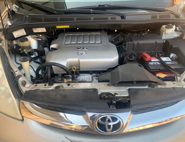 Toyota Sienna 2008 In Okota,Lagos.