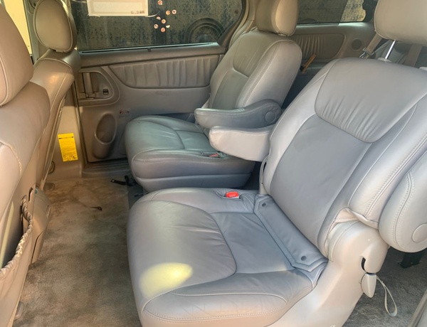 Toyota Sienna 2008 In Okota,Lagos.