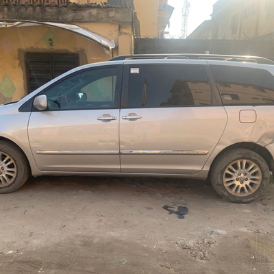 Toyota Sienna 2008 In Okota,Lagos.