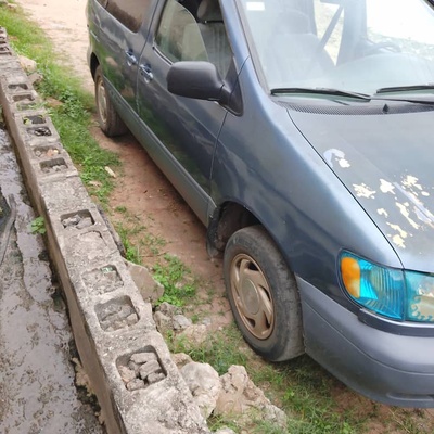 Toyota Sienna 2001 In Ejigbo,Lagos.