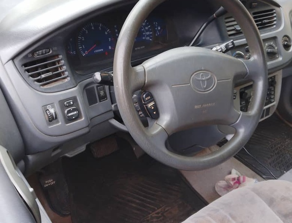 Toyota Sienna 2001 In Ejigbo,Lagos.
