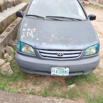 Toyota Sienna 2001 In Ejigbo,Lagos.