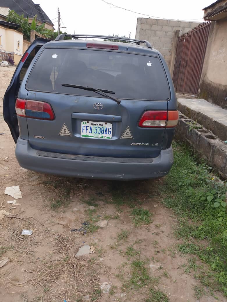 Car Image 11