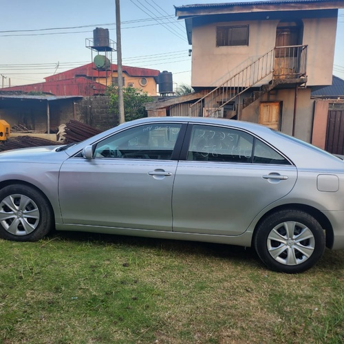 2007 Toyota Camry LE  Sedan Silver In Port Harcourt, Rivers