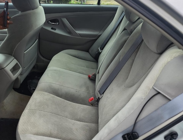 2007 Toyota Camry LE  Sedan Silver In Port Harcourt, Rivers