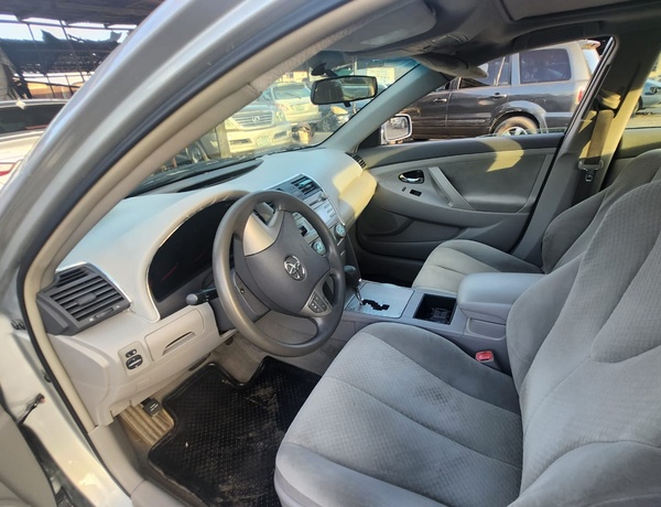2007 Toyota Camry LE  Sedan Silver In Port Harcourt, Rivers