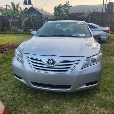 2007 Toyota Camry LE  Sedan Silver In Port Harcourt, Rivers