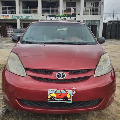 Awoof Toyota Sienna 2007  In Lagos