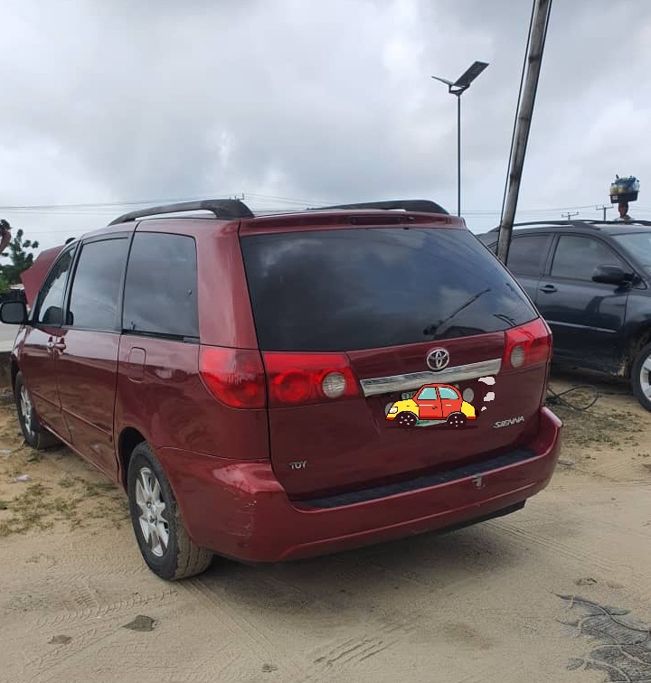 Awoof Toyota Sienna 2007  In Lagos image