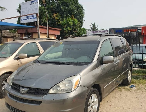Toyota  Sienna XLE 2005 for Sale In Lagos