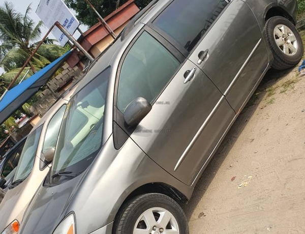 Toyota  Sienna XLE 2005 for Sale In Lagos