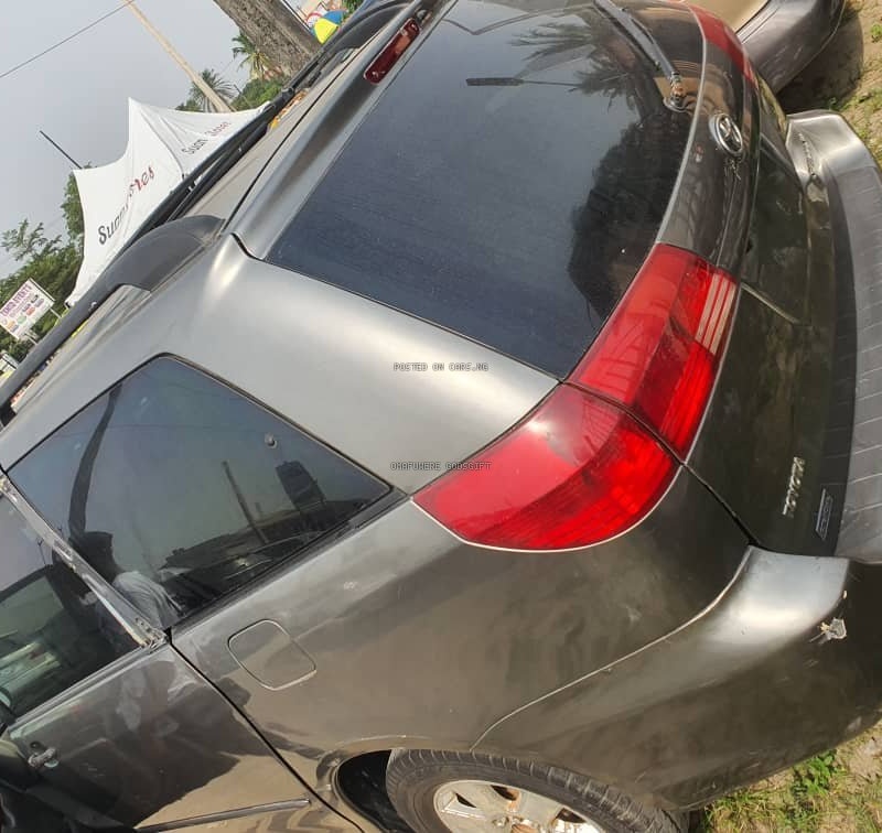 Toyota  Sienna XLE 2005 for Sale In Lagos image