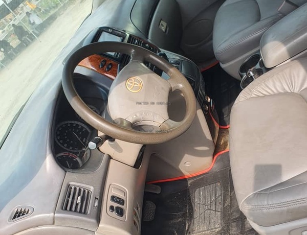 Toyota  Sienna XLE 2005 for Sale In Lagos