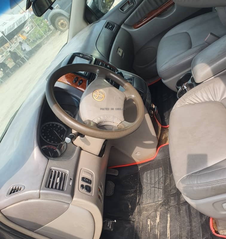 Toyota  Sienna XLE 2005 for Sale In Lagos image