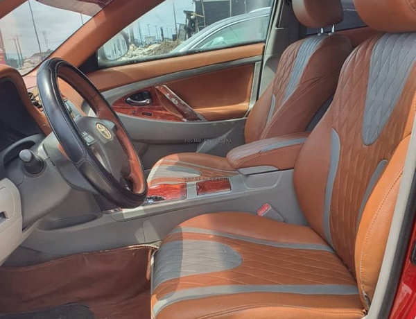 Registered 2010 Toyota Camry LE in Ibeju Lekki Lagos