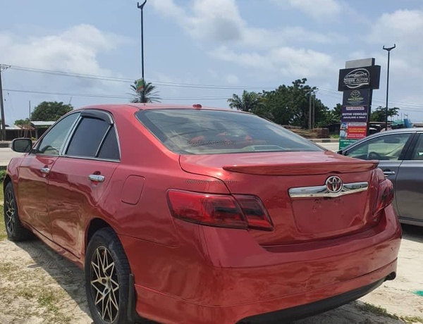 Registered 2010 Toyota Camry LE in Ibeju Lekki Lagos