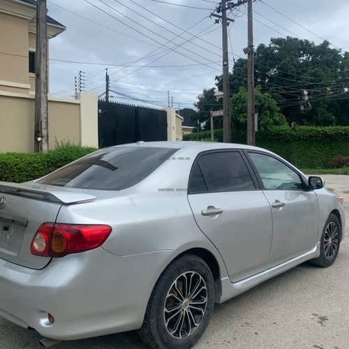 Registered 2010 Toyota Corolla LE for Sale In Ibadan