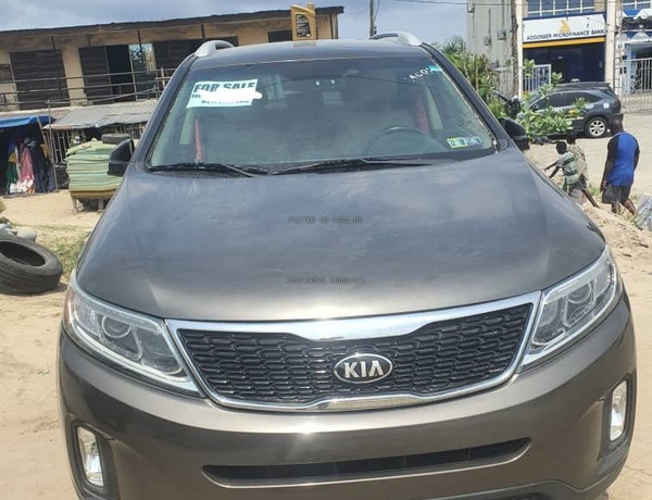 Foreign Used 2015 Kia Sorento for Sale In Lagos