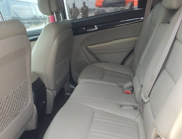 Foreign Used 2015 Kia Sorento for Sale In Lagos