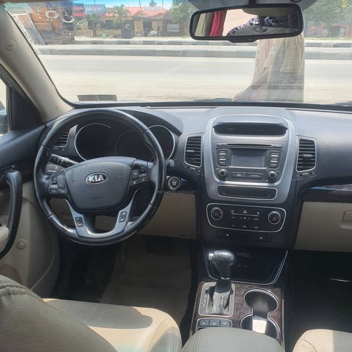 Foreign Used 2015 Kia Sorento for Sale In Lagos