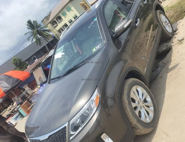 Foreign Used 2015 Kia Sorento for Sale In Lagos
