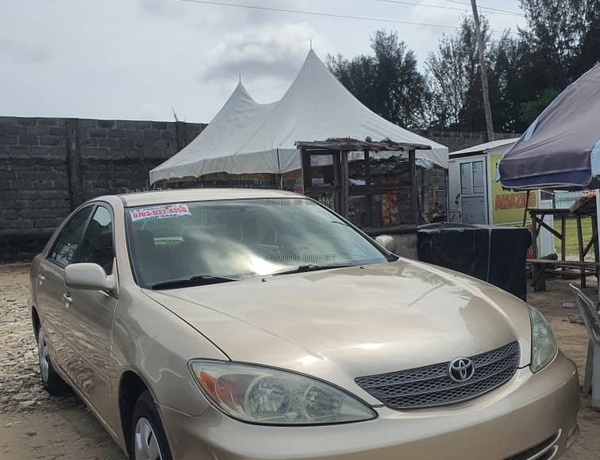 Tokumbo 2004 Camry LE  for Sale in Ajah Lagos