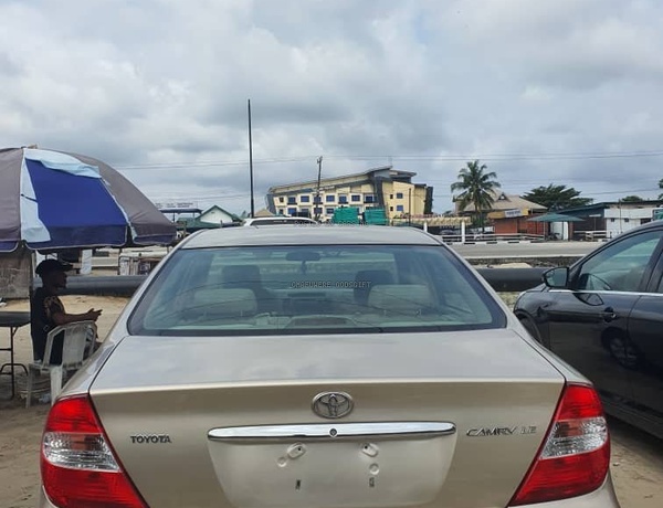 Tokumbo 2004 Camry LE  for Sale in Ajah Lagos