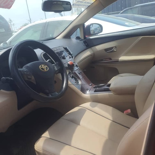 Tokunbo 2009 Toyota Venza for Sale In Ajah Lagos