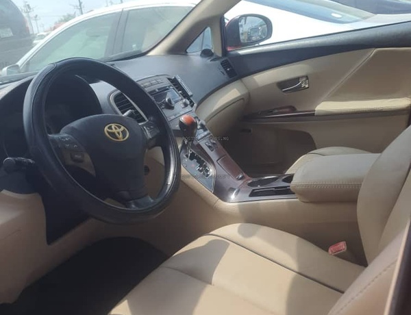 Tokunbo 2009 Toyota Venza for Sale In Ajah Lagos