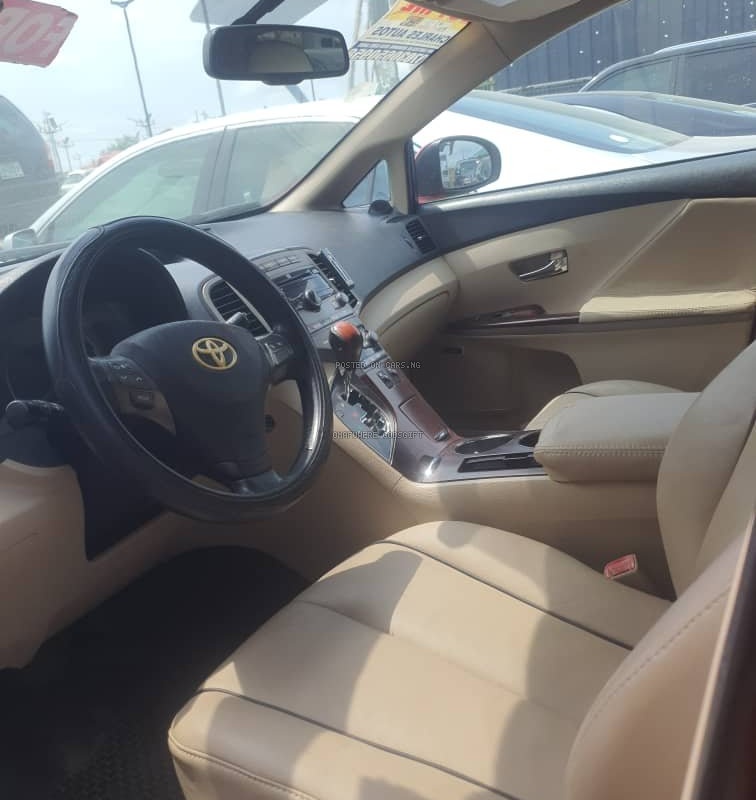 Tokunbo 2009 Toyota Venza for Sale In Ajah Lagos image