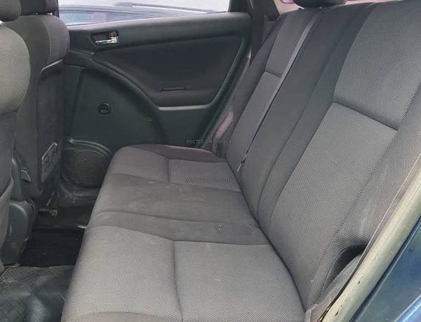 Neatly Used Registered Toyota Matrix 2004 for Sale In Lagos