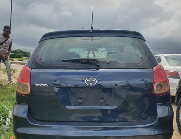 Neatly Used Registered Toyota Matrix 2004 for Sale In Lagos