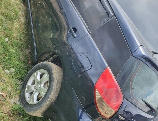 Neatly Used Registered Toyota Matrix 2004 for Sale In Lagos