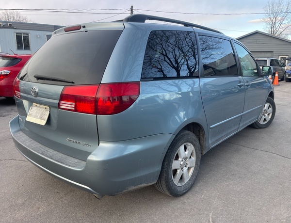 Toyota Sienna in lagos