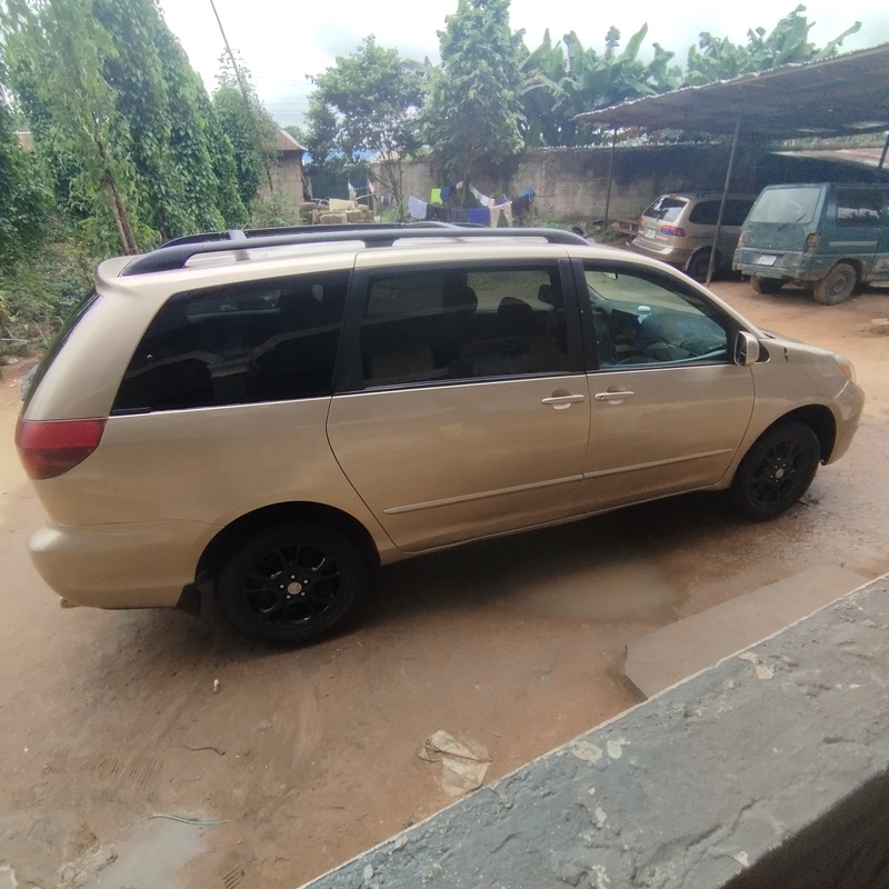 2006 Sienna LE in Aba image