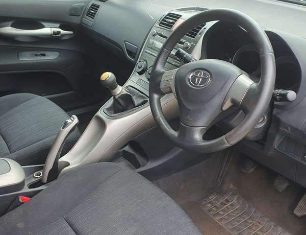 Foreign Used Toyota Auris in ikeja, lagos state