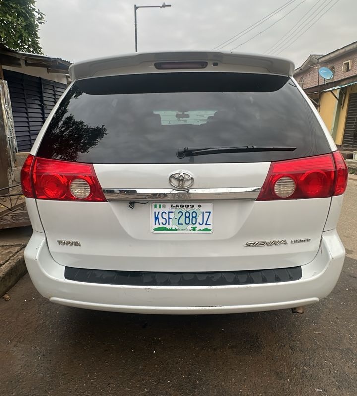 Toyota Sienna 2007 in Lagos , Ijaye Lagos image