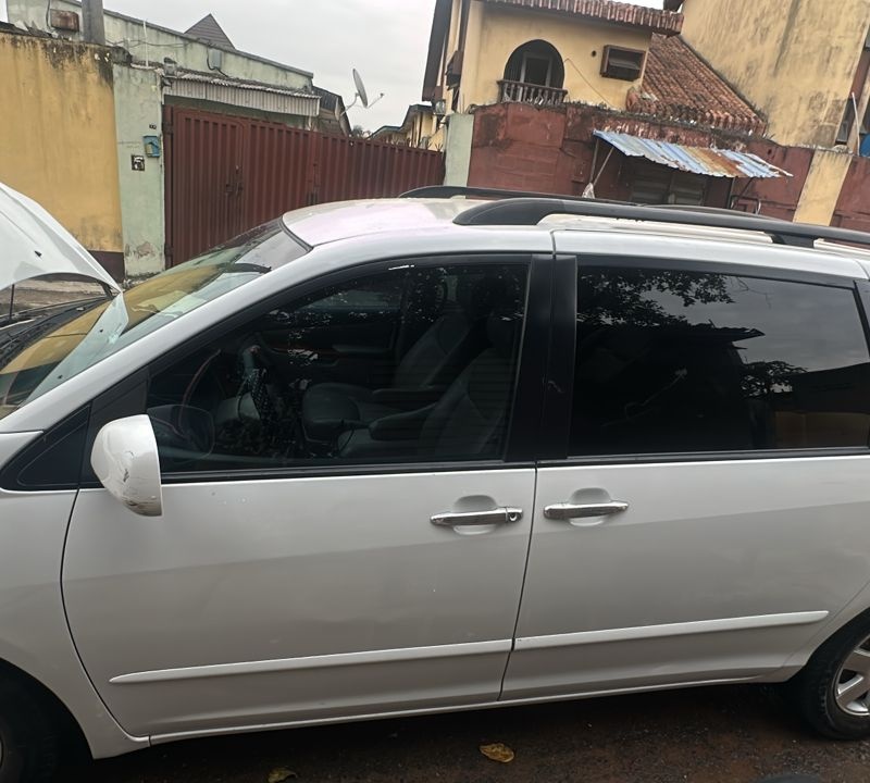 Toyota Sienna 2007 in Lagos , Ijaye Lagos image