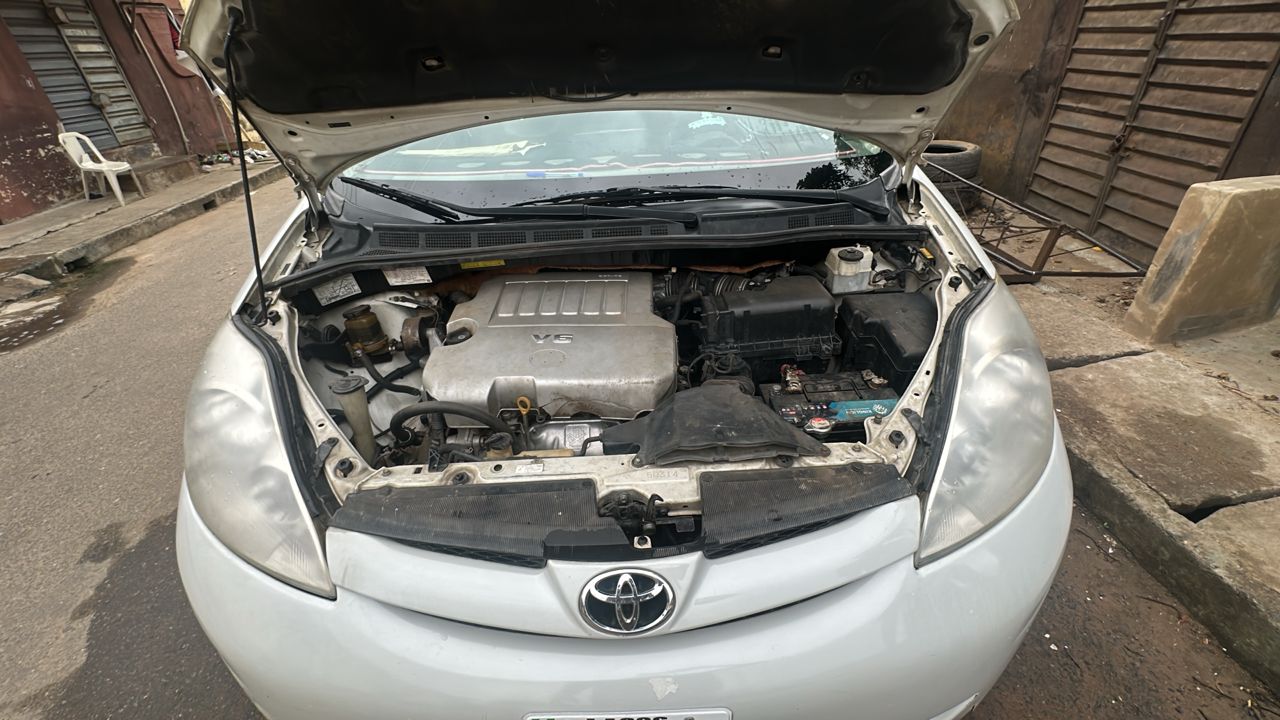 Car Image 8